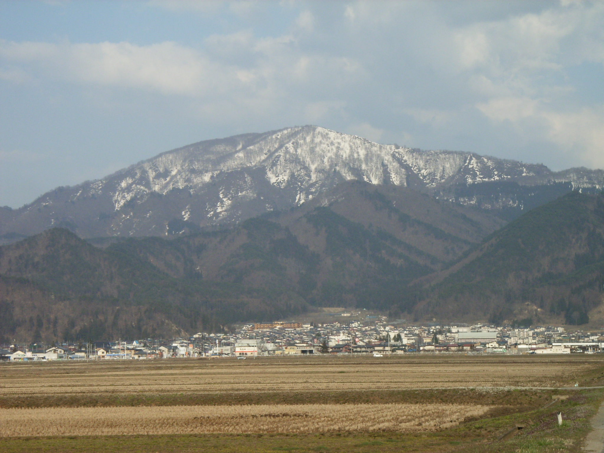 甑岳